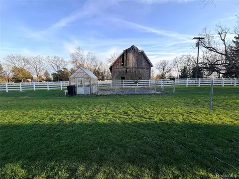 Exterior - 6038 Byron Rd, Howell, MI 48855 photo 6 of 6