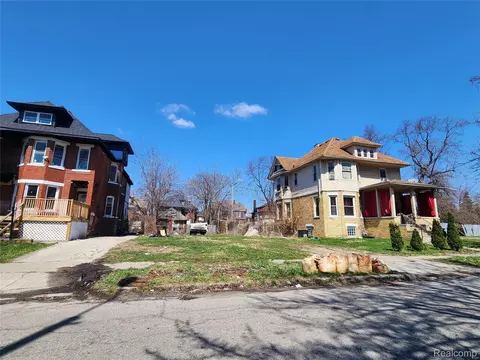 130 Hazelwood St, Detroit, MI 48202