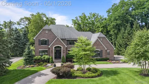 4345 Spruce Hill Ln, Bloomfield Hills, MI 48301