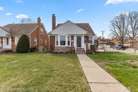 1645 Robindale Ave, Dearborn, MI 48128