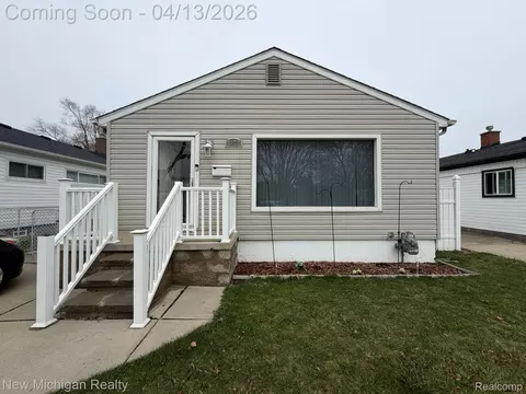 6671 Mayfair St, Taylor, MI 48180