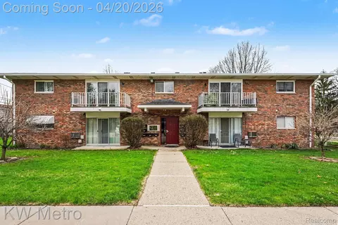 15048 Fairfield St, Livonia, MI 48154
