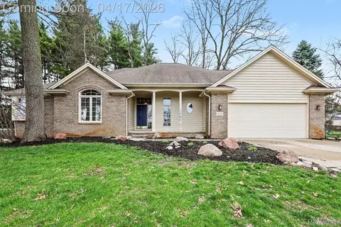6620 Greene Haven Dr, Village Of Clarkston, MI 48348