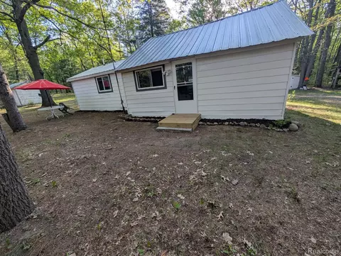 3821 S Townline Rd, Denton, MI 48651