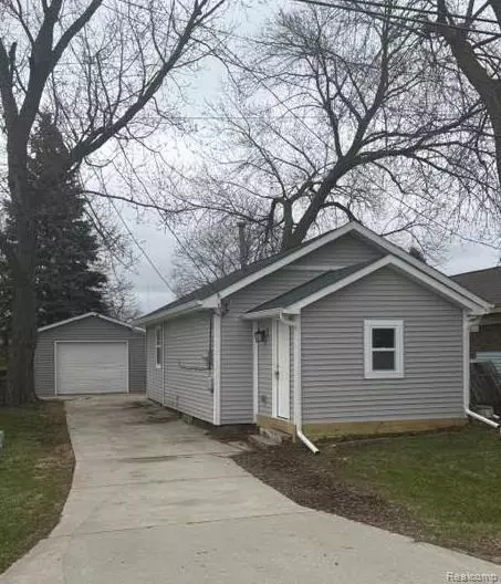 3517 Fern Ave, Burton, MI 48529