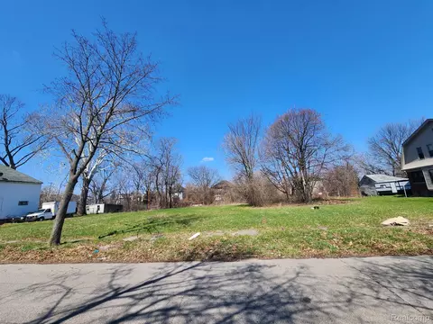 589 Leicester Ct, Detroit, MI 48202