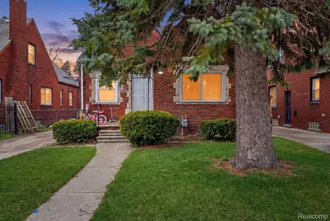 11437 Kenmoor St, Detroit, MI 48205