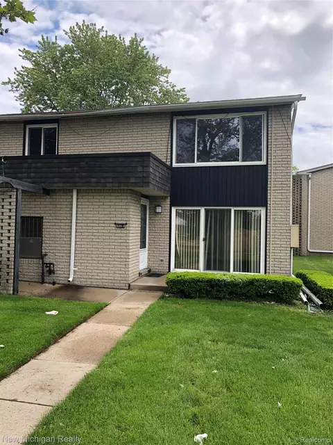 8201 Kennedy Cir #4, Warren, MI 48093