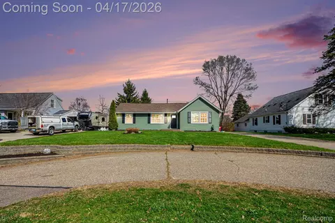 67550 Sisson St, Washington, MI 48095