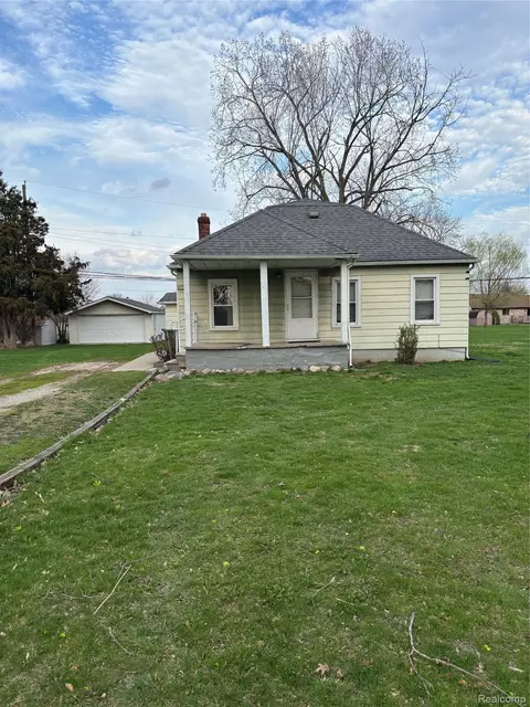 15151 Drysdale St, Southgate, MI 48195