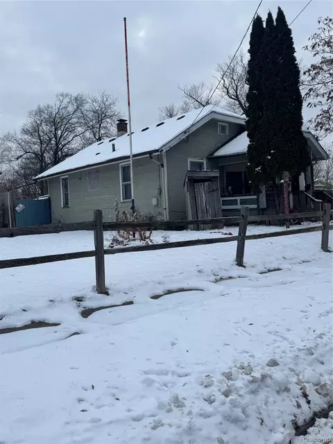 1422 Leith St, Flint, MI 48506