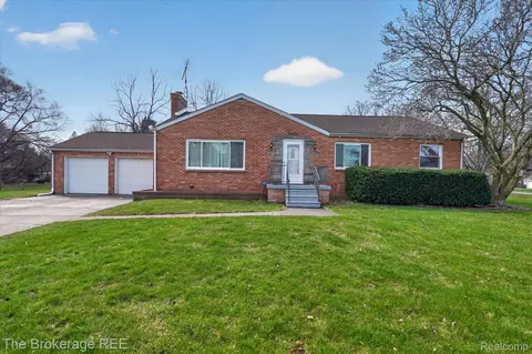 4224 Potter Rd, Burton, MI 48509