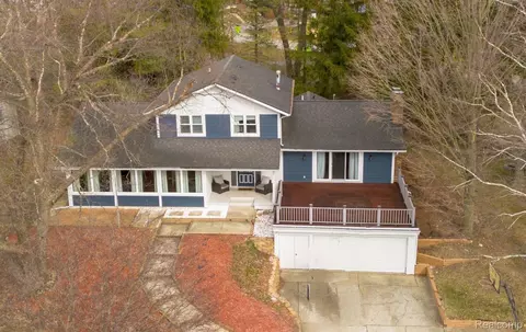 4710 Whitman Cir, Ann Arbor, MI 48103