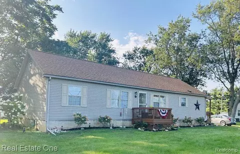 343 Bates Ln, Monroe, MI 48162