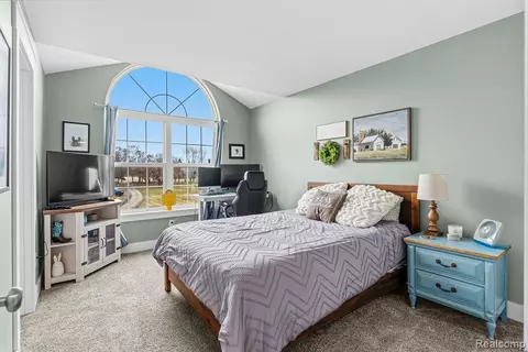 Bedroom - 7200 E Potter Rd, Davison, MI 48423 photo 2 of 7