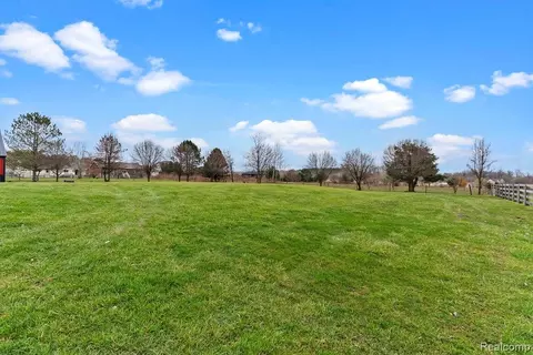 Exterior - 7200 E Potter Rd, Davison, MI 48423 photo 5 of 15