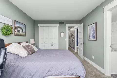 Bedroom - 7200 E Potter Rd, Davison, MI 48423 photo 1 of 7