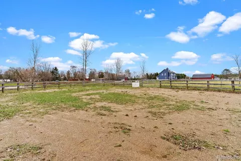 Exterior - 7200 E Potter Rd, Davison, MI 48423 photo 13 of 15