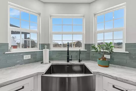 Kitchen - 7200 E Potter Rd, Davison, MI 48423 photo 4 of 6