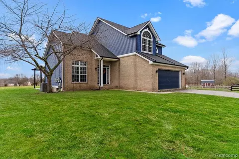 Exterior - 7200 E Potter Rd, Davison, MI 48423 photo 3 of 15