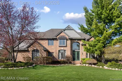 12282 Deer Creek Cir, Plymouth, MI 48170