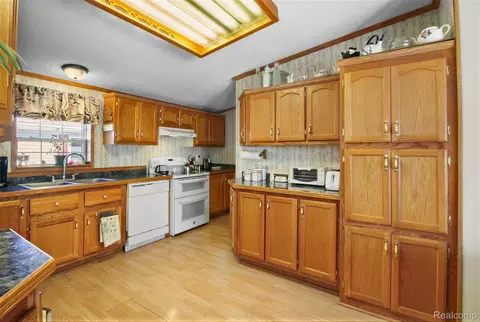 Kitchen - 13617 Orchard View St, Ash, MI 48117 photo 2 of 4