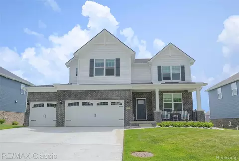 2785 Trillium Hills Dr, Commerce, MI 48382