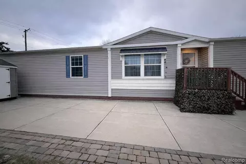 49895 Fox Trl, Shelby Township, MI 48315