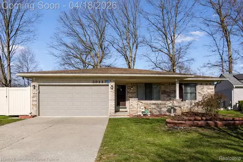 39117 Della Rosa Dr, Sterling Heights, MI 48313