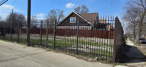 7228 Rutherford St, Detroit, MI 48228