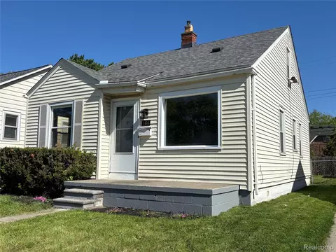 164 W Browning Ave, Hazel Park, MI 48030