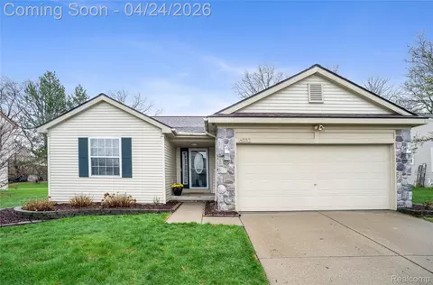 6932 Wellesley Blvd, Waterford, MI 48327