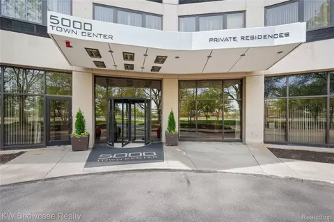 5000 Town Center Ctr #703, Southfield, MI 48075