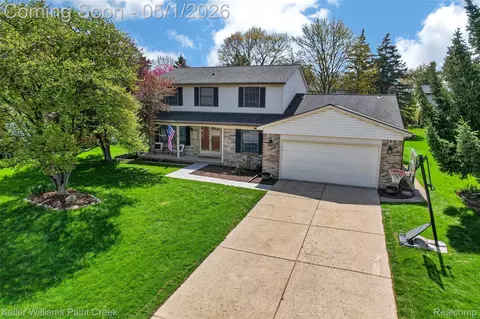 3085 Baypoint Dr, Rochester Hills, MI 48309