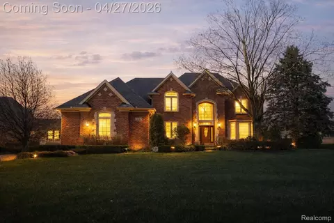 54182 Queensborough Dr, Shelby Township, MI 48315