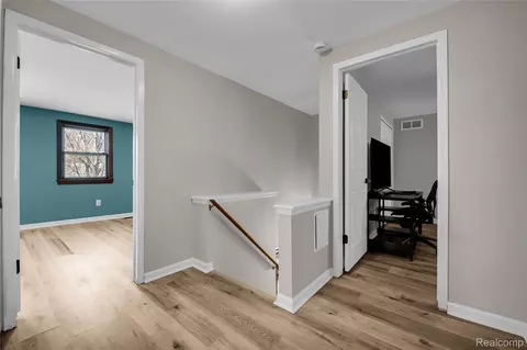 Entry Way - 9447 Continental Dr, Taylor, MI 48180 photo 4 of 5