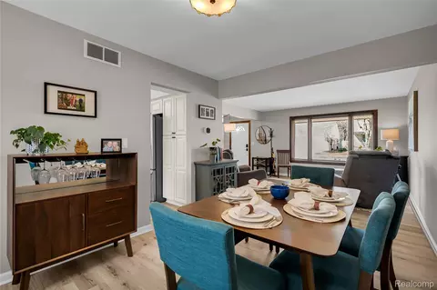 Dining - 9447 Continental Dr, Taylor, MI 48180 photo 2 of 2
