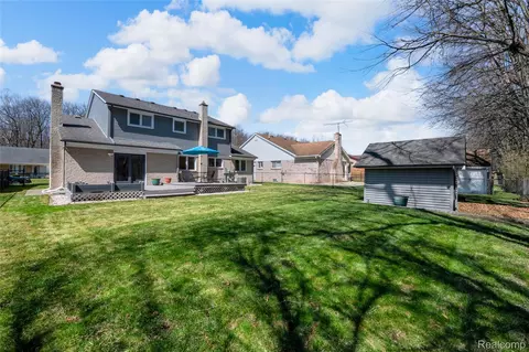 Exterior - 9447 Continental Dr, Taylor, MI 48180 photo 5 of 8