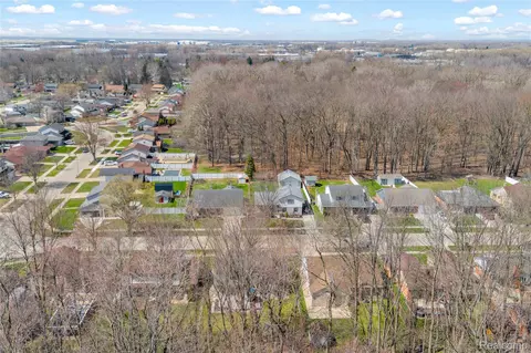 View/Area - 9447 Continental Dr, Taylor, MI 48180 photo 3 of 5