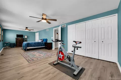 Bedroom - 9447 Continental Dr, Taylor, MI 48180 photo 4 of 4