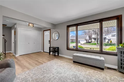 Entry Way - 9447 Continental Dr, Taylor, MI 48180 photo 2 of 5
