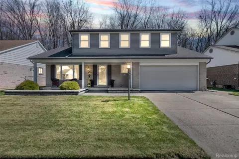 9447 Continental Dr, Taylor, MI 48180