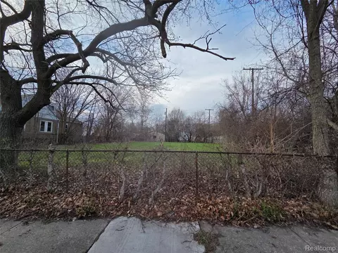 256 Cedardale Ave # -2, Pontiac, MI 48341