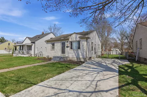 14717 Poplar St, Southgate, MI 48195