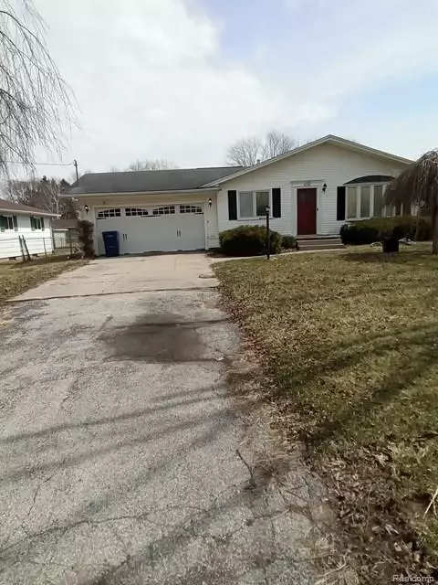 4141 Amelia Dr, Spaulding, MI 48601