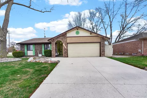 18209 Winwood Ave, Brownstown, MI 48193