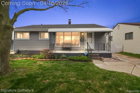 842 Schuman St, Garden City, MI 48135