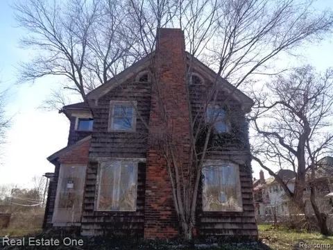7465 14th St, Detroit, MI 48206