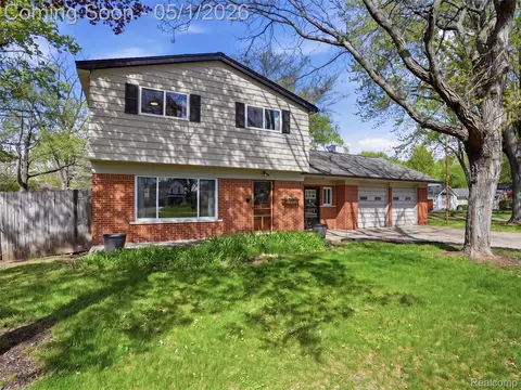 14931 Lyons St, Livonia, MI 48154