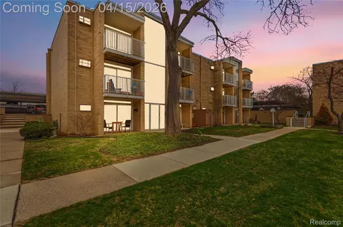 4913 Crooks Rd #G1, Royal Oak, MI 48073